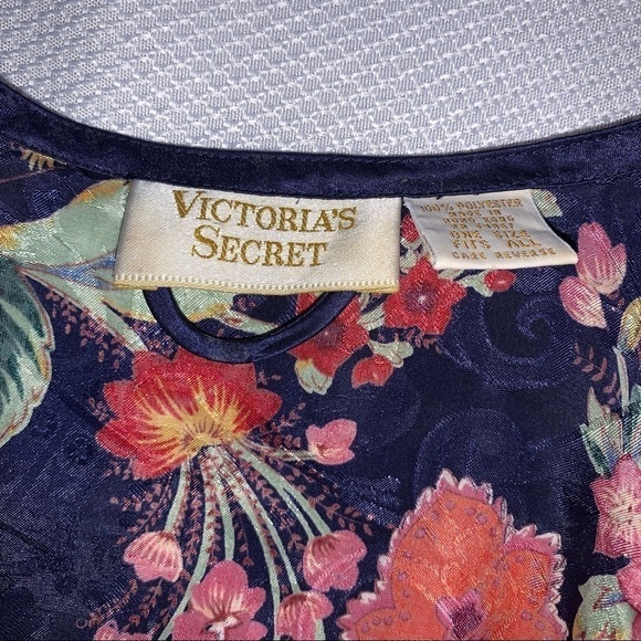Victoria’s Secret Gold Label Vintage Robe, Navy Blue Floral, OSFM - Picture 4 of 10